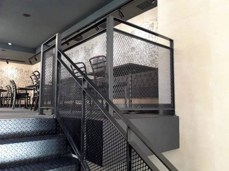 Κάγκελο με βιομηχανικό πλέγμα