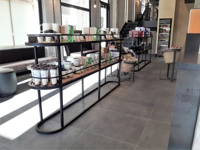 Μεταλλική κατασκευή νησίδας για εμπορεύματα