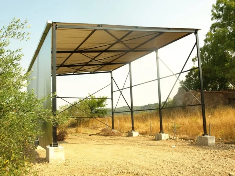 Προκατασκευασμένο μεταλλικό υπόστεγο κατάλληλο για αποθηκευτική ή αγροτική χρήση